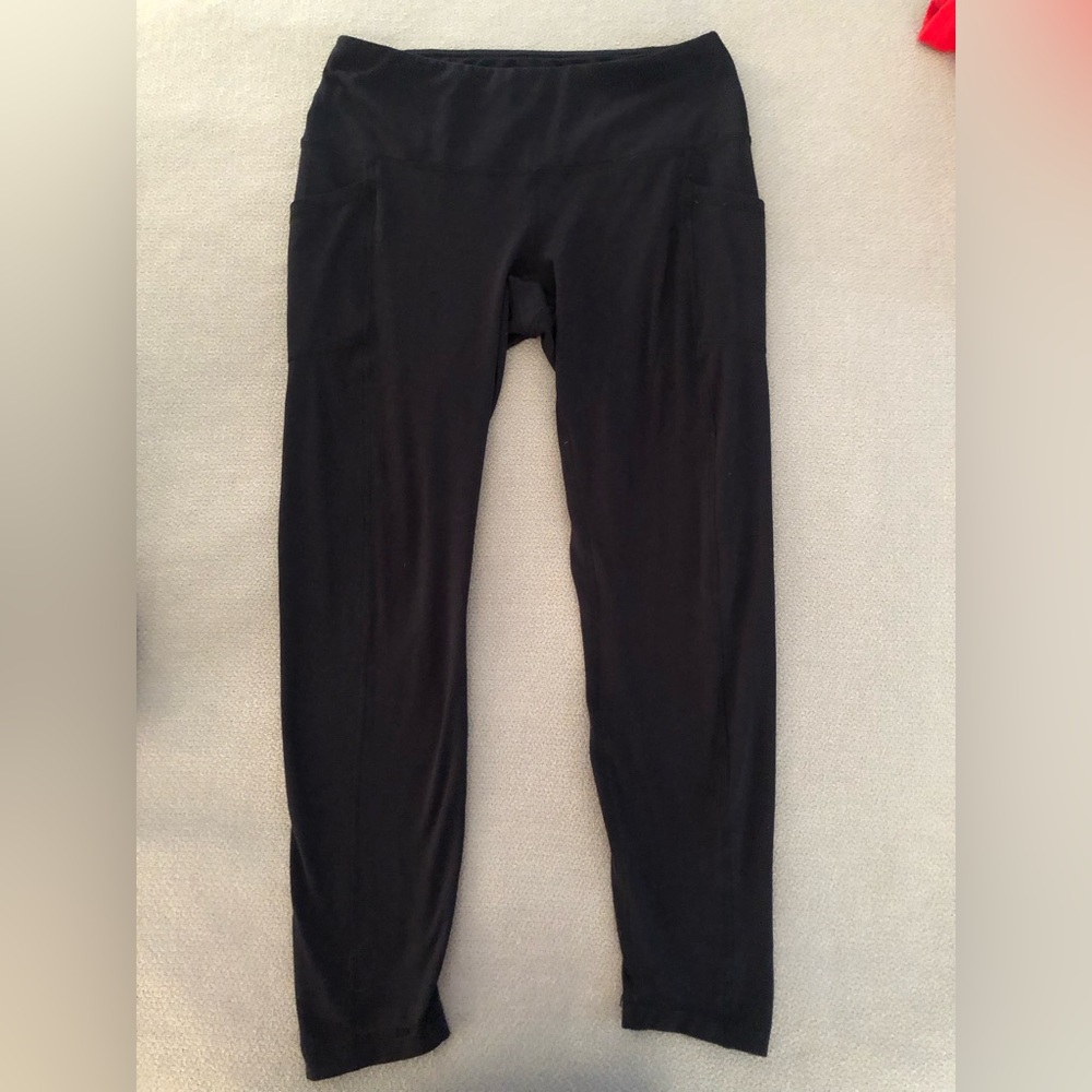 Yogalicious black crop athletic legging with pockets on leg, size M